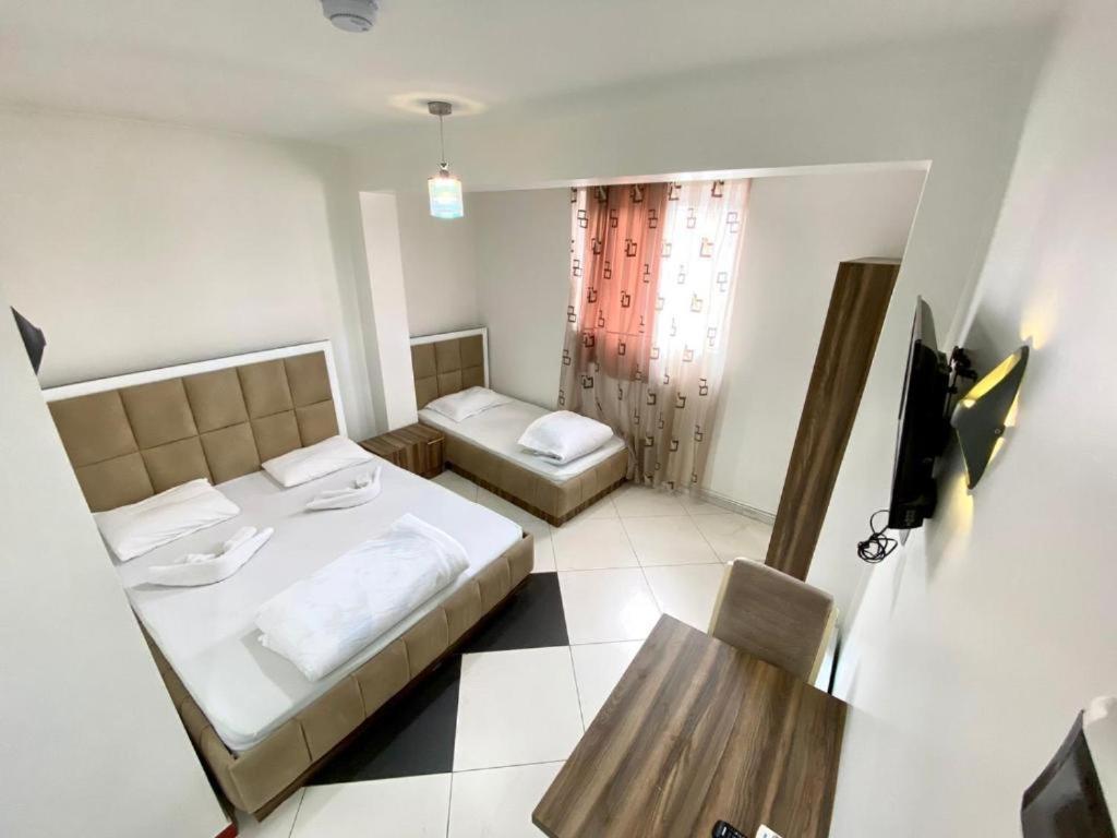 Hotel Heimli Pristina Eksteriør bilde