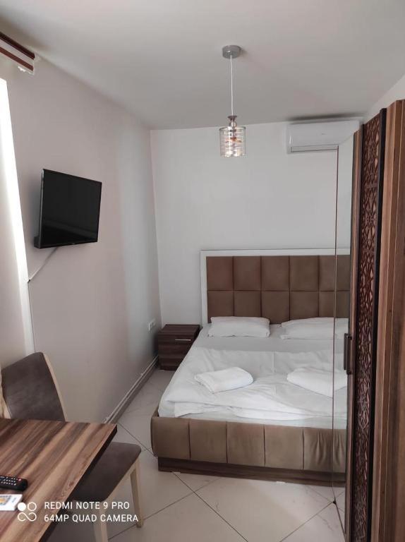 Hotel Heimli Pristina Eksteriør bilde