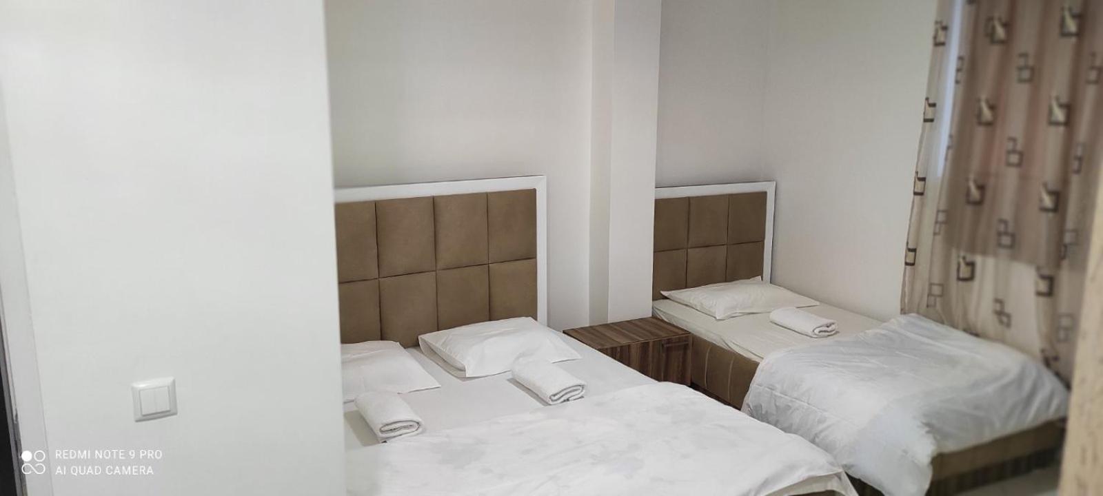 Hotel Heimli Pristina Eksteriør bilde