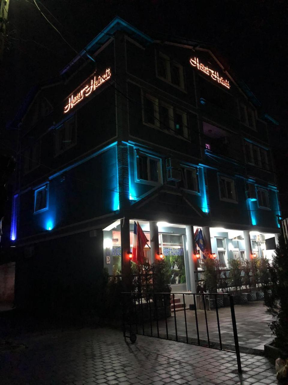 Hotel Heimli Pristina Eksteriør bilde